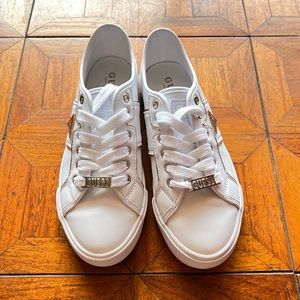 GUESS Sneakers